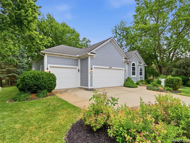 12311 Water Greens Court, Fenton Charter Township, MI 48430