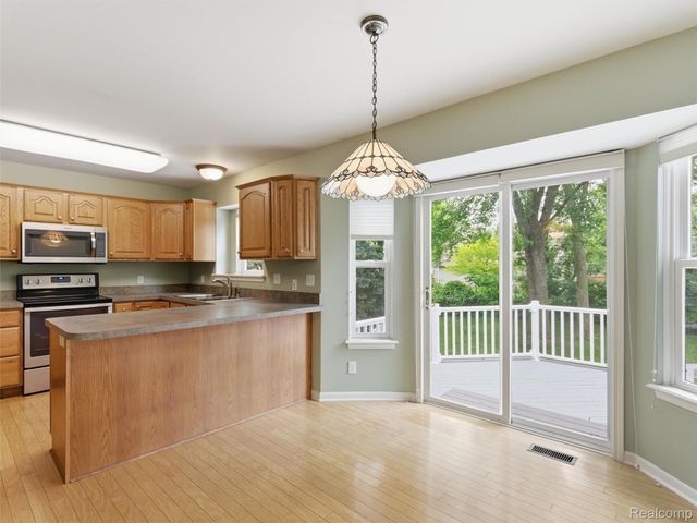 12311 Water Greens Court, Fenton Charter Township, MI 48430