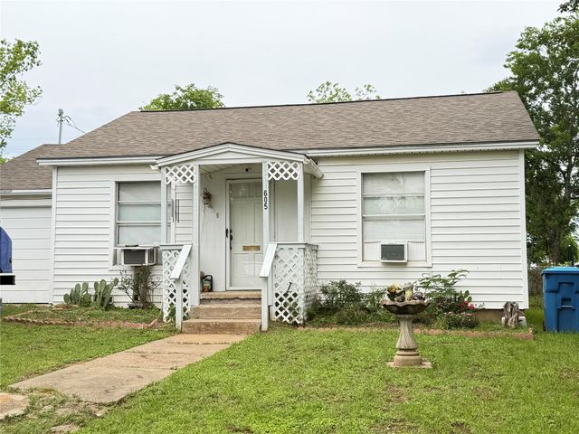 605 E Morton Street, Denison, TX 75021