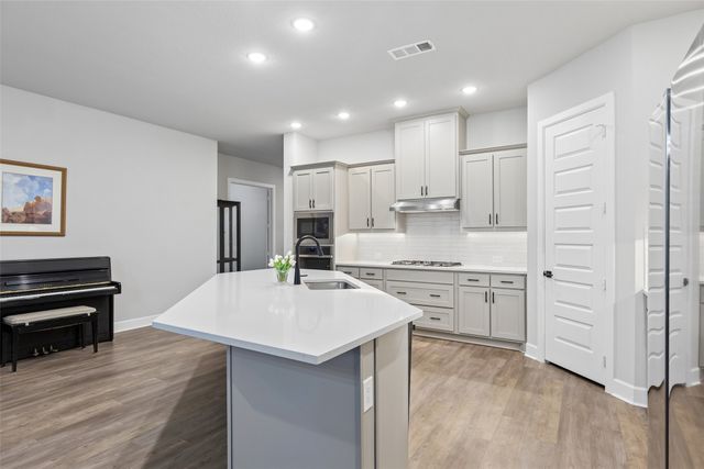 1812 Leo Drive, Van Alstyne, TX 75495