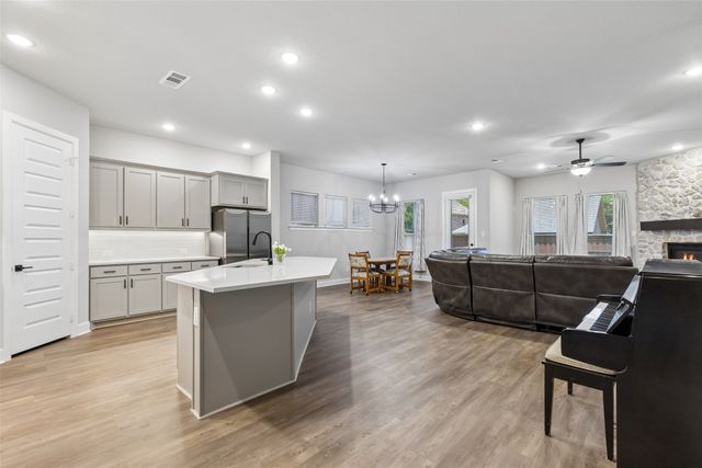1812 Leo Drive, Van Alstyne, TX 75495