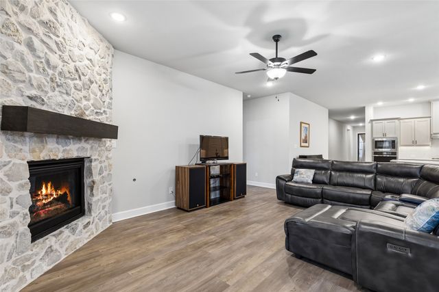 1812 Leo Drive, Van Alstyne, TX 75495