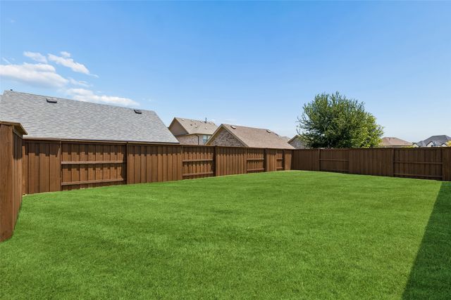 1812 Leo Drive, Van Alstyne, TX 75495