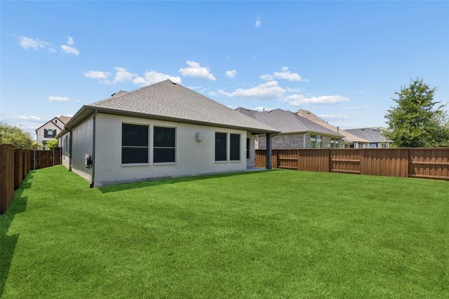 1812 Leo Drive, Van Alstyne, TX 75495
