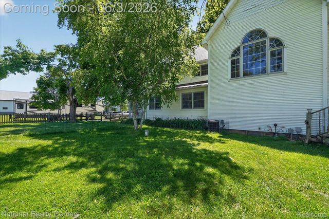 864 E Lovejoy Road, Cohoctah Township, MI 48418