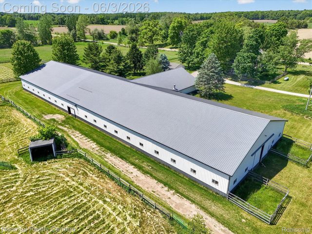 864 E Lovejoy Road, Cohoctah Township, MI 48418