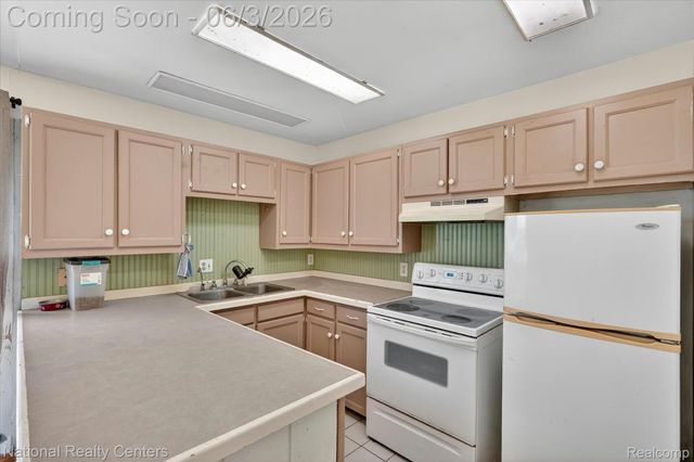 864 E Lovejoy Road, Cohoctah Township, MI 48418