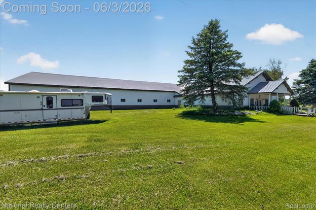 864 E Lovejoy Road, Cohoctah Township, MI 48418