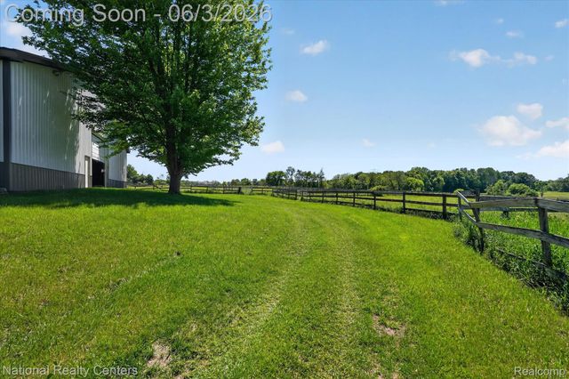 864 E Lovejoy Road, Cohoctah Township, MI 48418