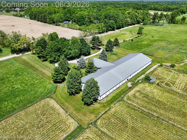 864 E Lovejoy Road, Cohoctah Township, MI 48418