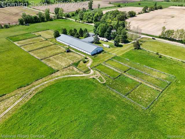 864 E Lovejoy Road, Cohoctah Township, MI 48418