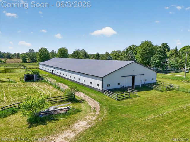 864 E Lovejoy Road, Cohoctah Township, MI 48418