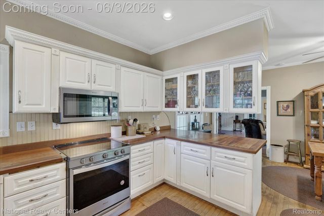 864 E Lovejoy Road, Cohoctah Township, MI 48418