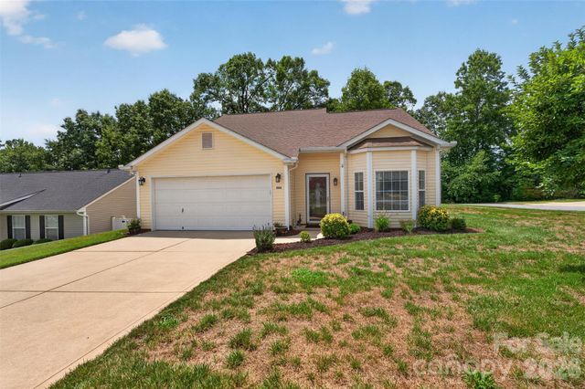 806 20th Avenue Place SE, Hickory, NC 28602