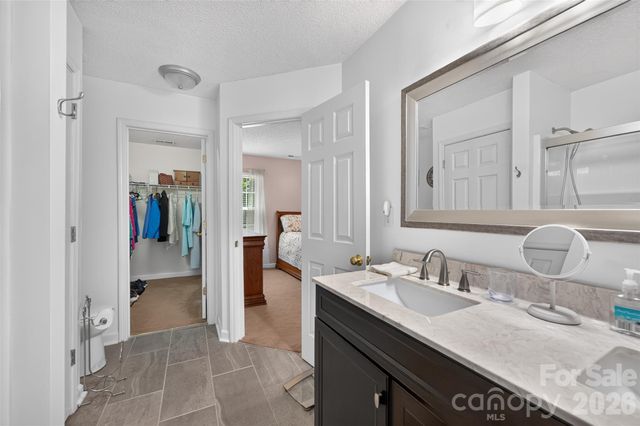 806 20th Avenue Place SE, Hickory, NC 28602