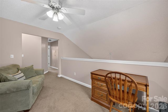 806 20th Avenue Place SE, Hickory, NC 28602