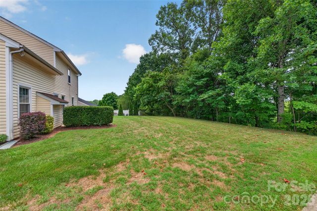 806 20th Avenue Place SE, Hickory, NC 28602