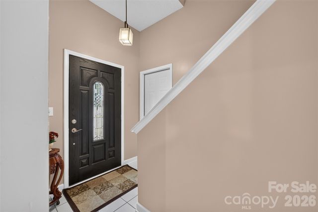 806 20th Avenue Place SE, Hickory, NC 28602
