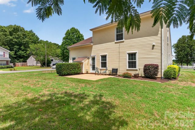 806 20th Avenue Place SE, Hickory, NC 28602