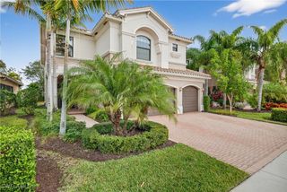 13852 Luna DR, Naples, FL 34109