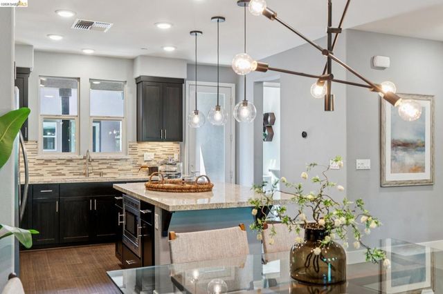 489 Diller Street, Alameda, CA 94501