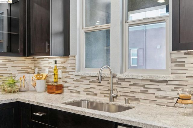 489 Diller Street, Alameda, CA 94501