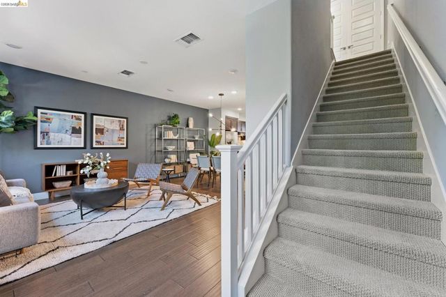 489 Diller Street, Alameda, CA 94501