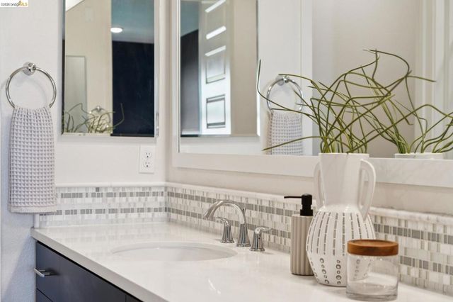 489 Diller Street, Alameda, CA 94501