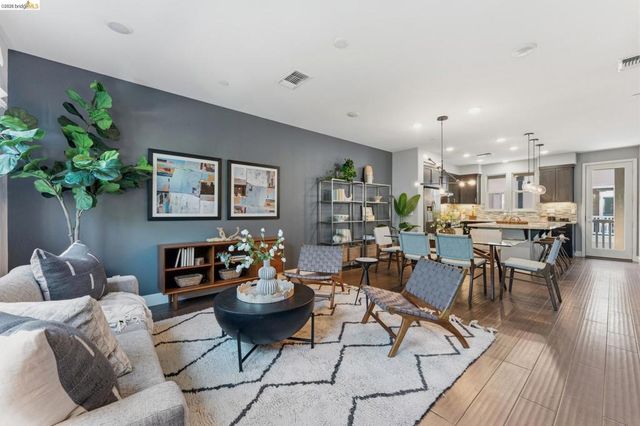 489 Diller Street, Alameda, CA 94501