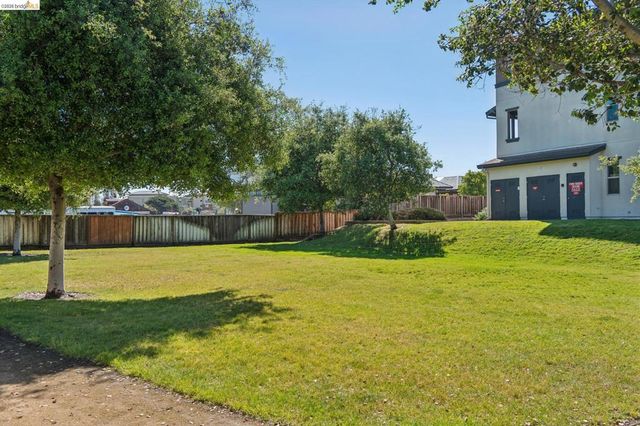 489 Diller Street, Alameda, CA 94501