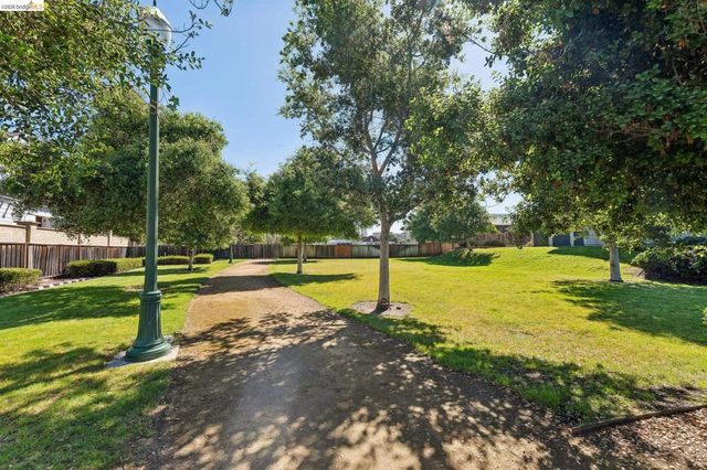 489 Diller Street, Alameda, CA 94501