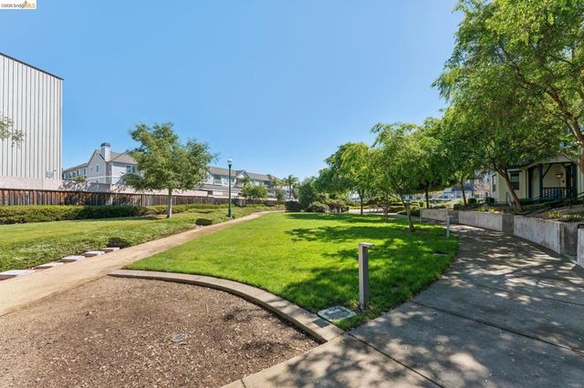 489 Diller Street, Alameda, CA 94501