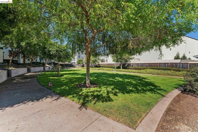 489 Diller Street, Alameda, CA 94501