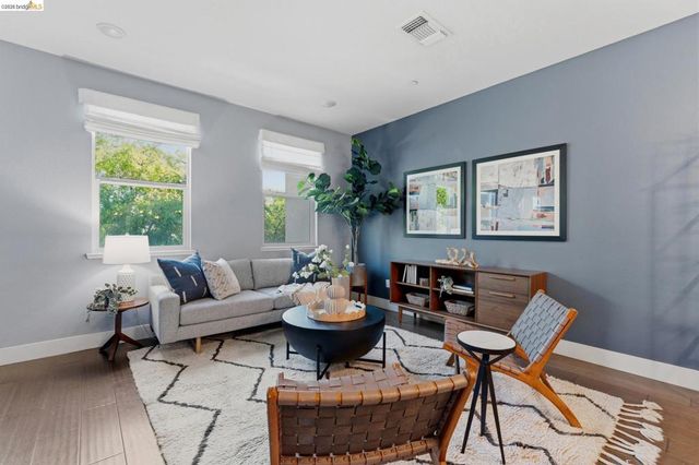 489 Diller Street, Alameda, CA 94501