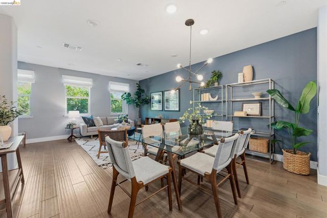 489 Diller Street, Alameda, CA 94501