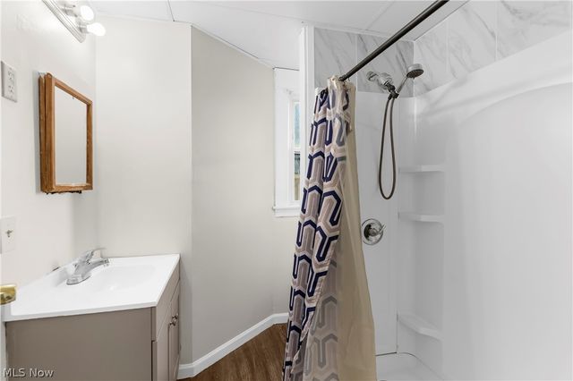 827 Michigan Avenue, Youngstown, OH 44504