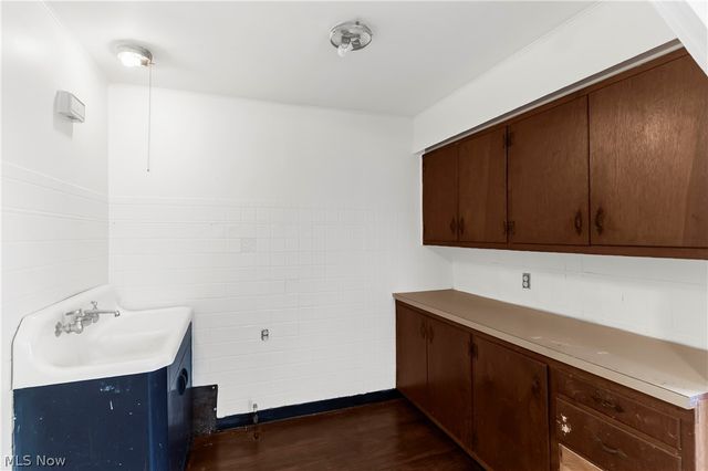 827 Michigan Avenue, Youngstown, OH 44504