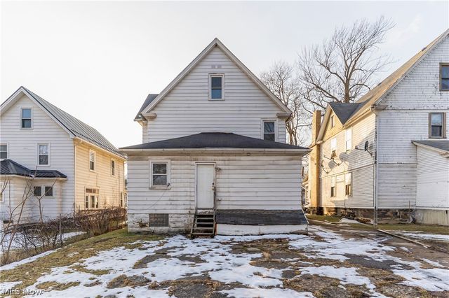 827 Michigan Avenue, Youngstown, OH 44504