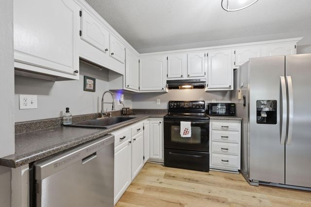 516 Chaucer Drive, Lawrenceburg, KY 40342