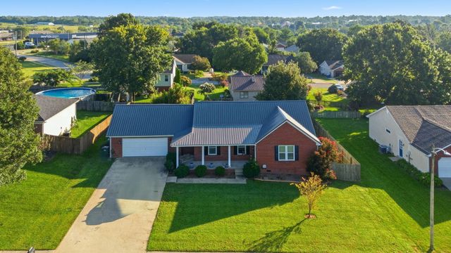 516 Chaucer Drive, Lawrenceburg, KY 40342