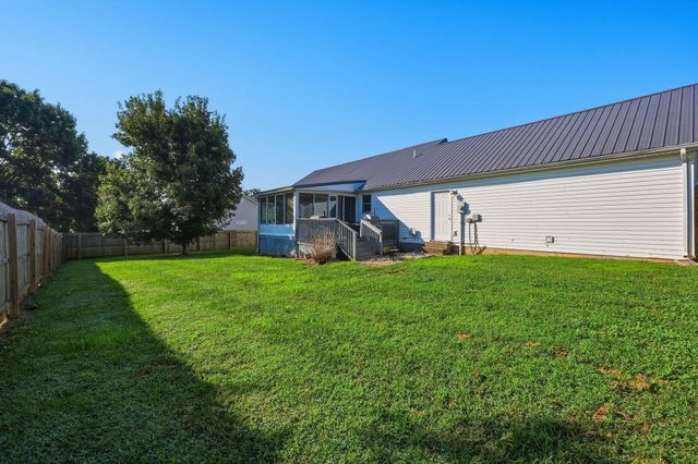 516 Chaucer Drive, Lawrenceburg, KY 40342
