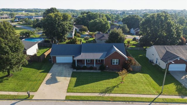 516 Chaucer Drive, Lawrenceburg, KY 40342