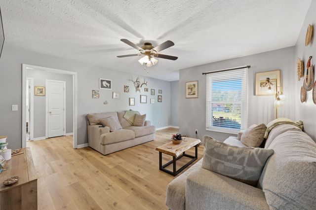 516 Chaucer Drive, Lawrenceburg, KY 40342