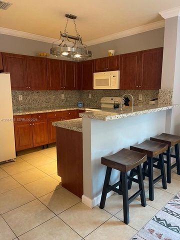 9217 SW 227th St 12, Cutler Bay, FL 33190