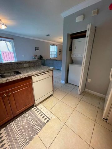 9217 SW 227th St 12, Cutler Bay, FL 33190
