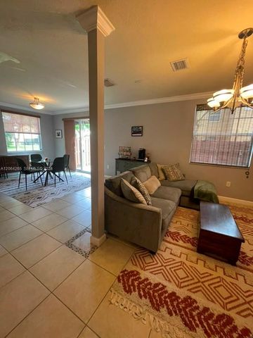 9217 SW 227th St 12, Cutler Bay, FL 33190