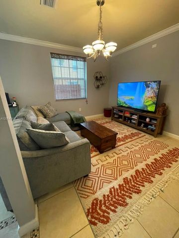 9217 SW 227th St 12, Cutler Bay, FL 33190