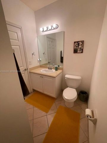 9217 SW 227th St 12, Cutler Bay, FL 33190