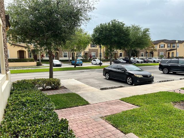 9217 SW 227th St 12, Cutler Bay, FL 33190