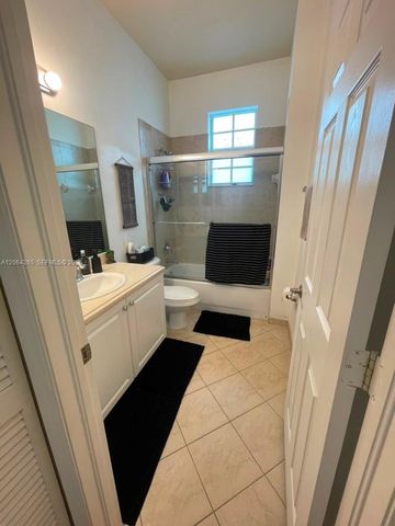 9217 SW 227th St 12, Cutler Bay, FL 33190